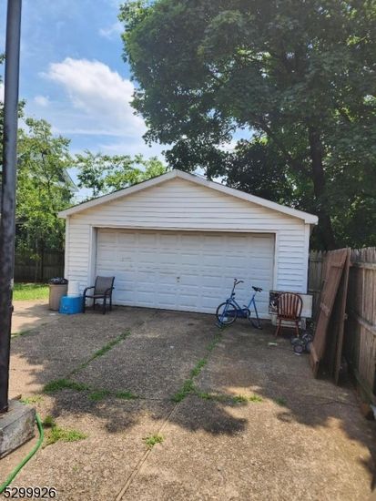 Detached Garage, Exterior