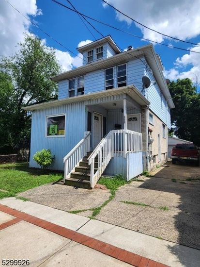 Exterior, Facade, American Foursquare