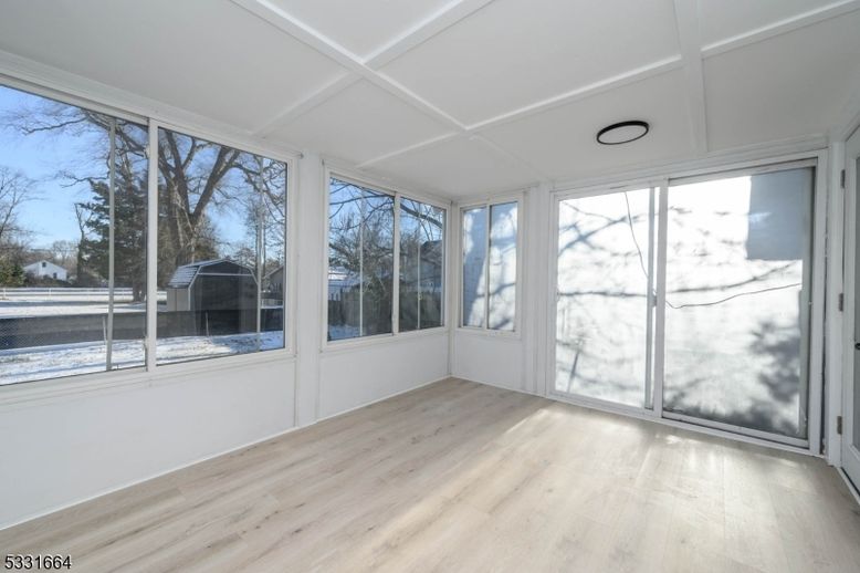 Empty room, Interior, Sun Room, Wood Texture Flooring