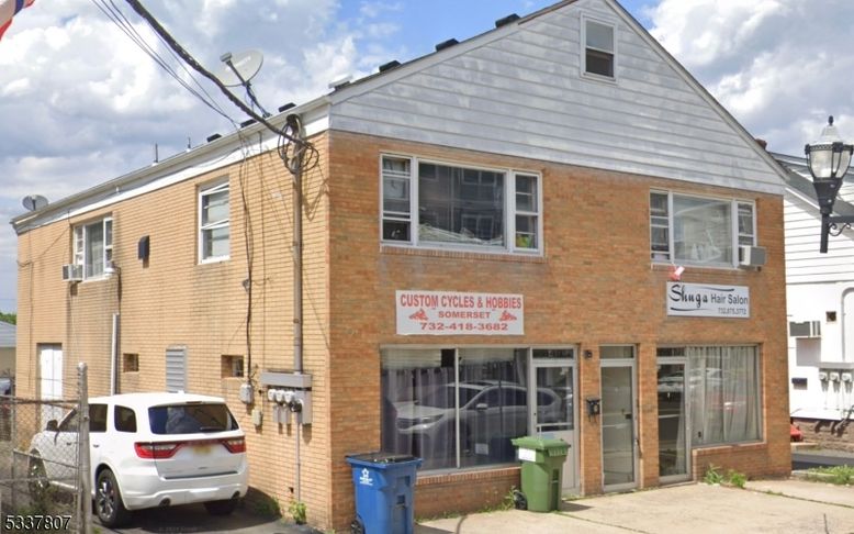 Exterior, Facade, Brick Facade, Rowhouse