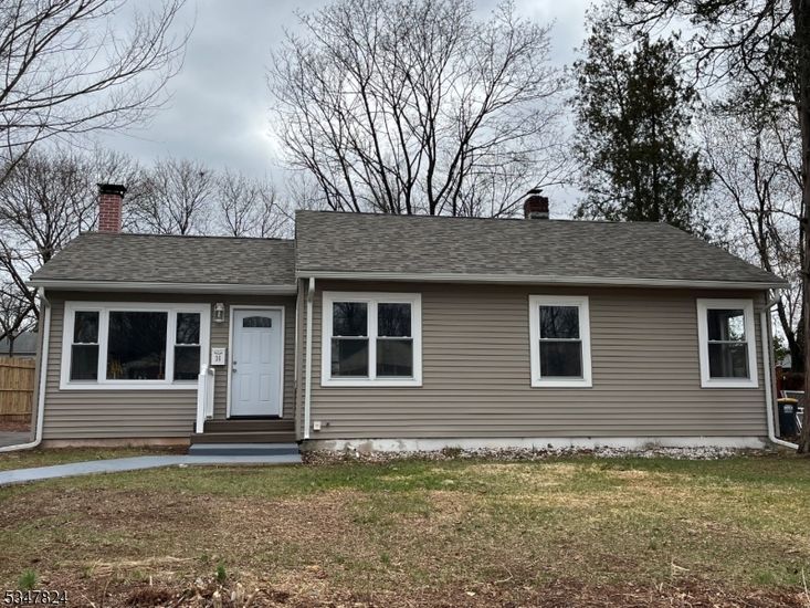 Exterior, Facade, Cape Cod