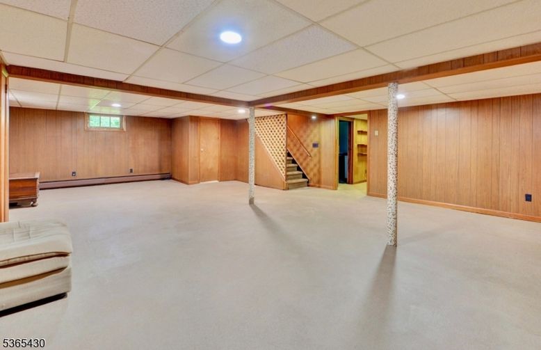 Empty room, Interior, Recessed Lighting, Wooden Walls