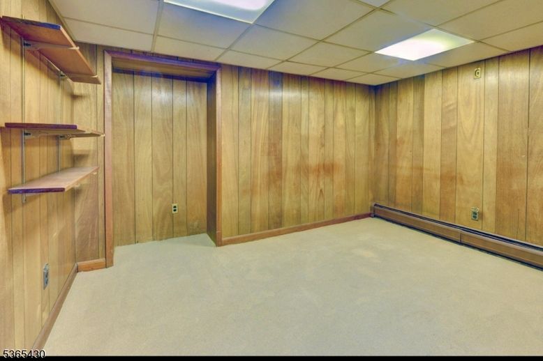 Empty room, Interior, Recessed Lighting, Wooden Walls