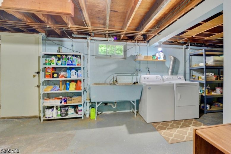 Interior, Washer, Wooden Beams, Wooden Ceilings