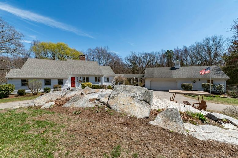 Attached, Exterior, Facade, Cape Cod