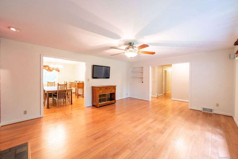 Chandelier, Dining room, Interior, Recessed Lighting, Wood Texture Flooring