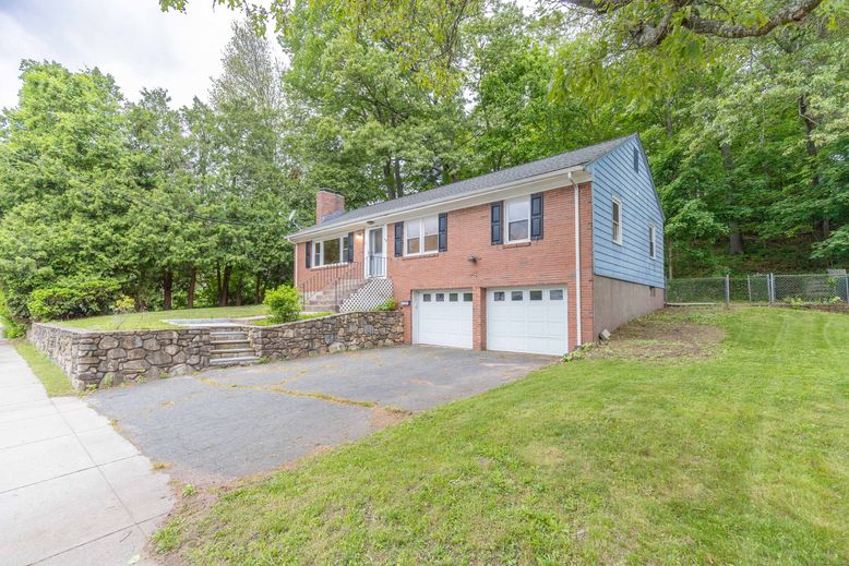 Attached, Exterior, Facade, Brick Facade, Raised Ranch