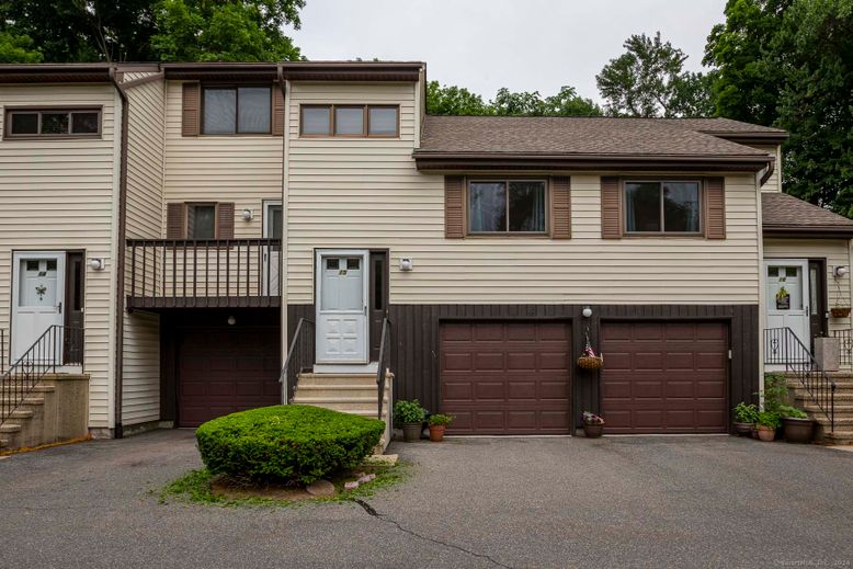 Attached, Exterior, Facade, Raised Ranch